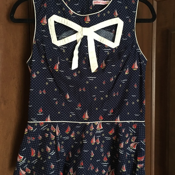 Trolled Dolly Peplum top with cutout - Picture 2 of 4